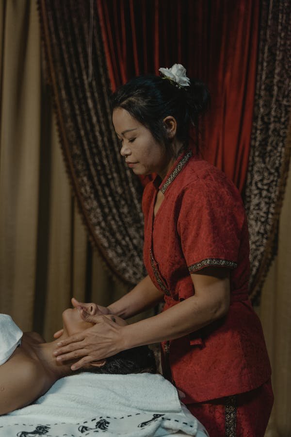 Découvrez comment un magnétiseur à Bouaye booste votre bien-être